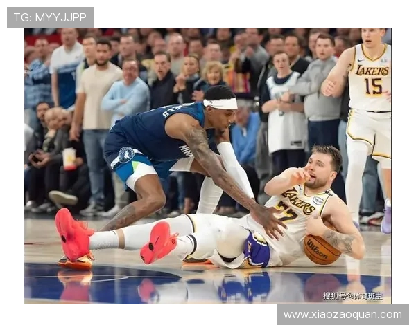 美媒：东契奇抱怨裁判引发争议 湖人受伤害成焦点